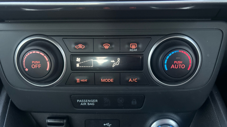 Nissan LEAF 110kW Acenta 39kWh 5dr Auto Electric Hatchback